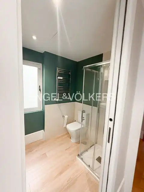 Baño de Piso de alquiler en Madrid con Aire acondicionado, Calefacción y Parquet