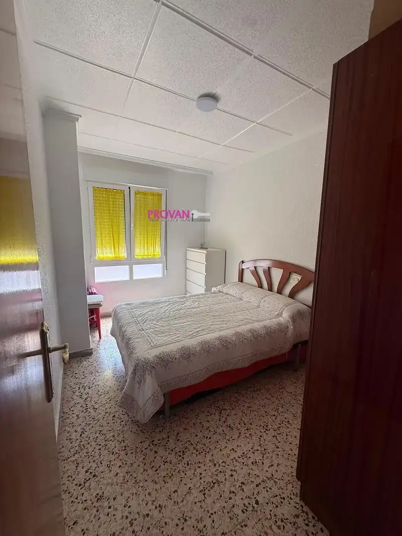 Habitación de Piso de alquiler en Guardamar del Segura con Amueblado