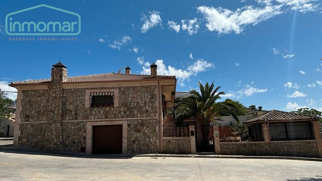Exterior view of House or chalet for sale in Las Ventas Con Peña Aguilera  with Air Conditioner, Heating and Private garden
