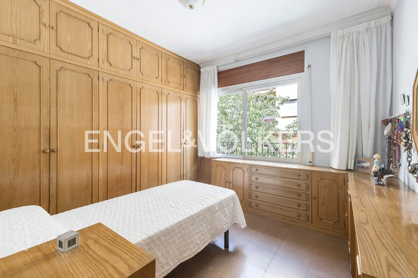 Dormitori de Casa o xalet en venda en Barcelona amb Aire condicionat, Calefacció i Terrassa