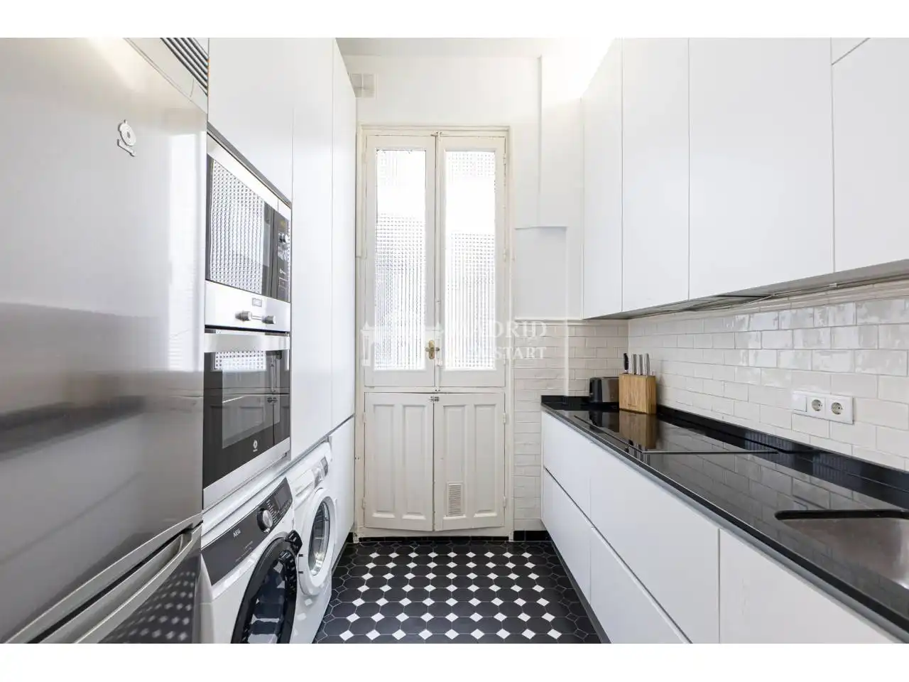 Kitchen of Flat for rent in Madrid  with Air Conditioner, Heating and Parquet flooring