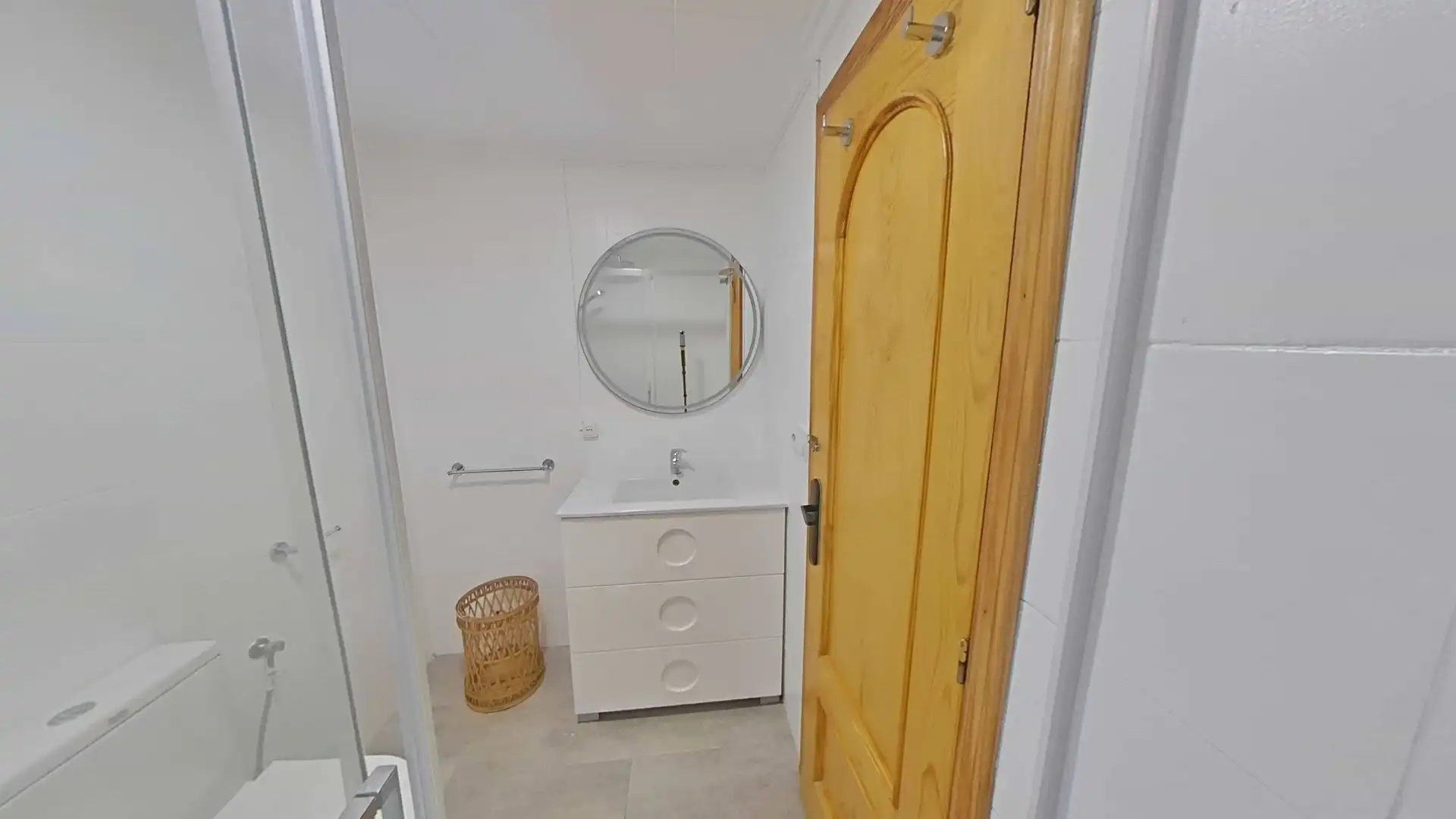 Bany de Apartament en venda en Torrevieja amb Aire condicionat, Calefacció i Terrassa
