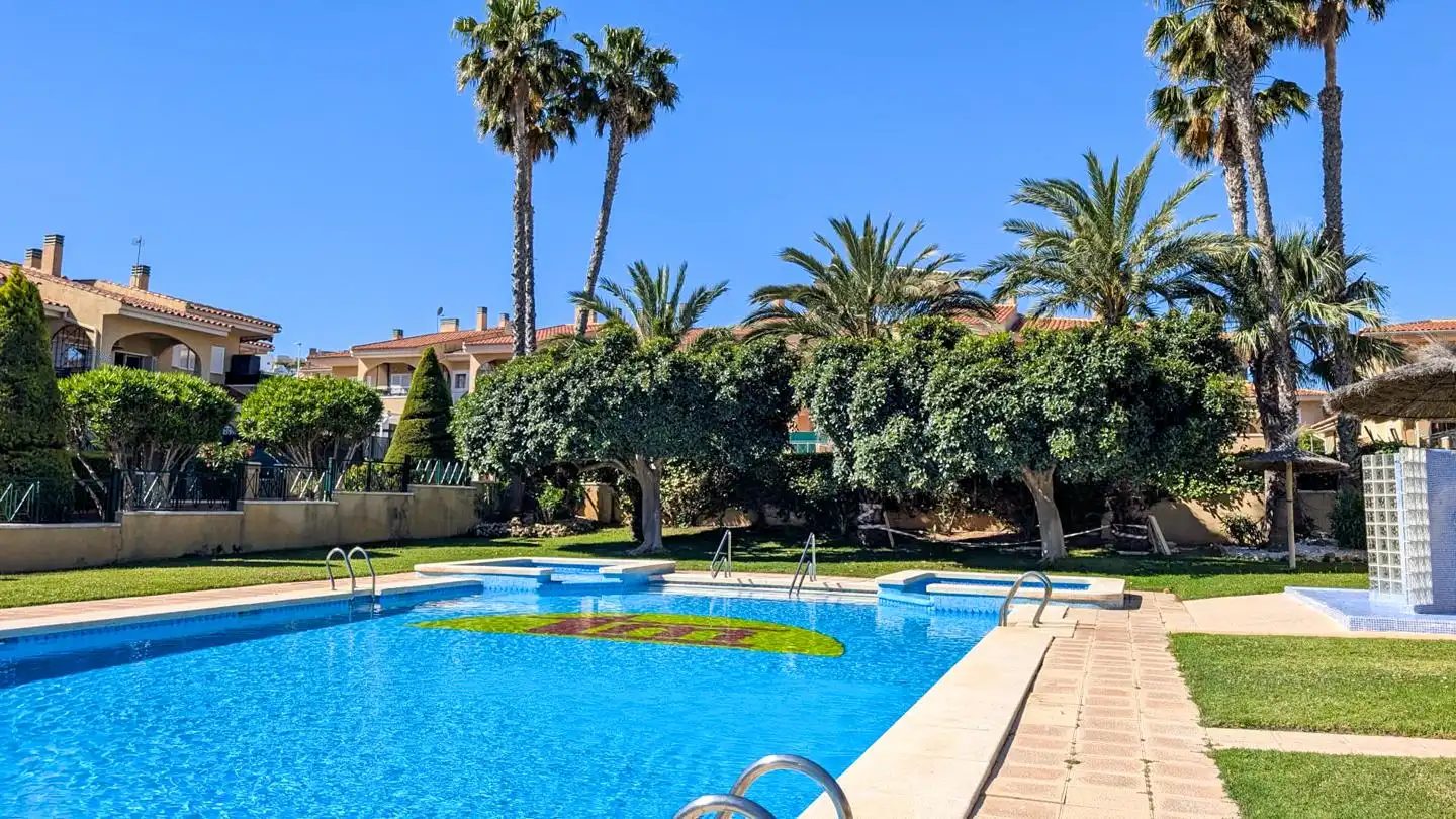 Piscina de Casa adosada en venta en Santa Pola con Jardín privado, Terraza y Piscina