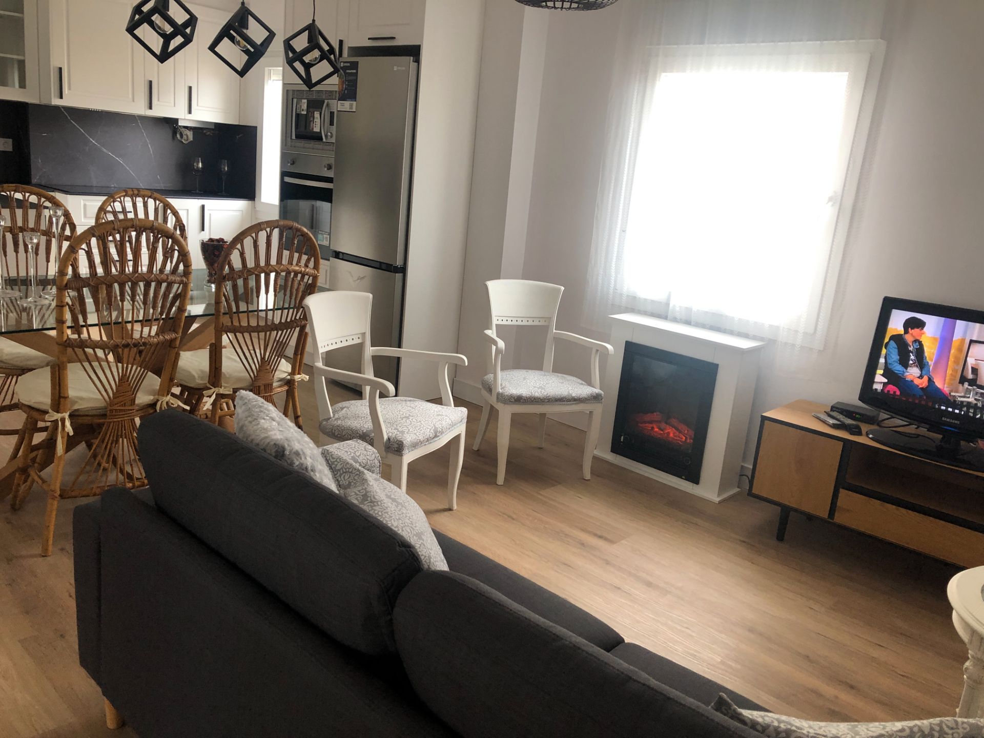 Living room of Flat to rent in Santander  with Heating, Parquet flooring and Furnished