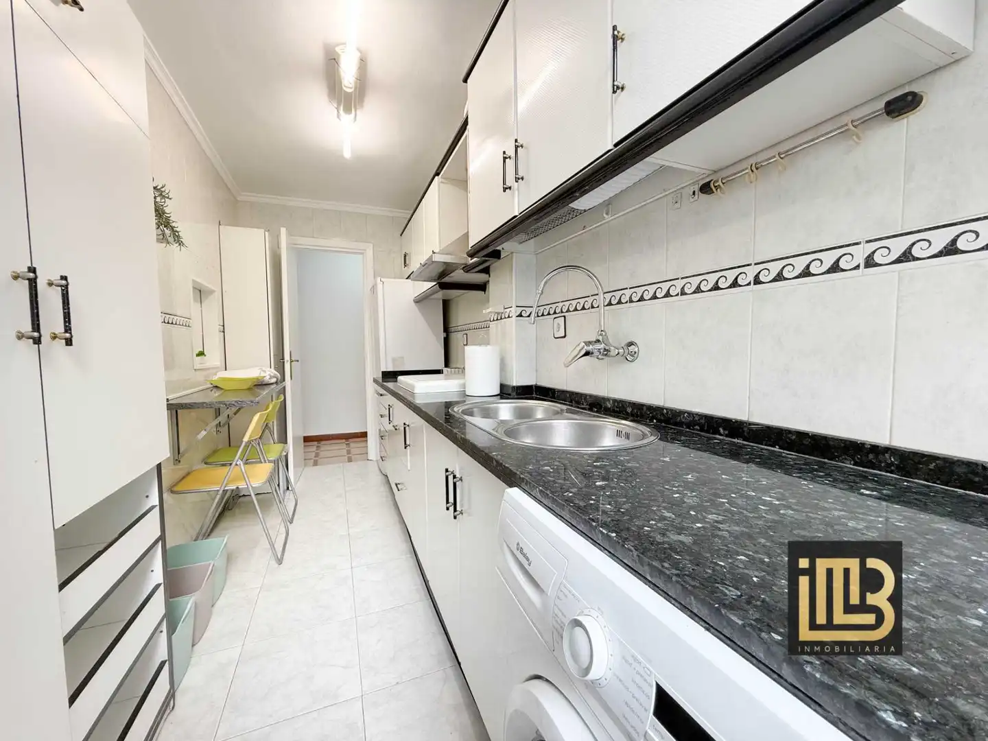 Kitchen of Flat for share in Málaga  with Air Conditioner, Heating and Furnished