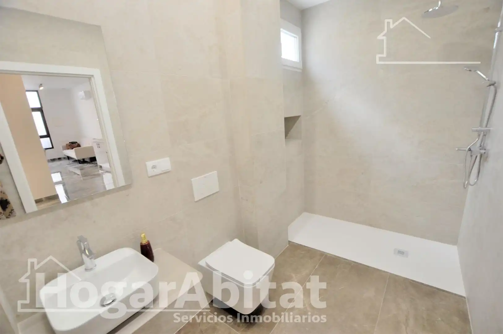 Baño de Piso en venta en Valencia con Aire acondicionado y Calefacción