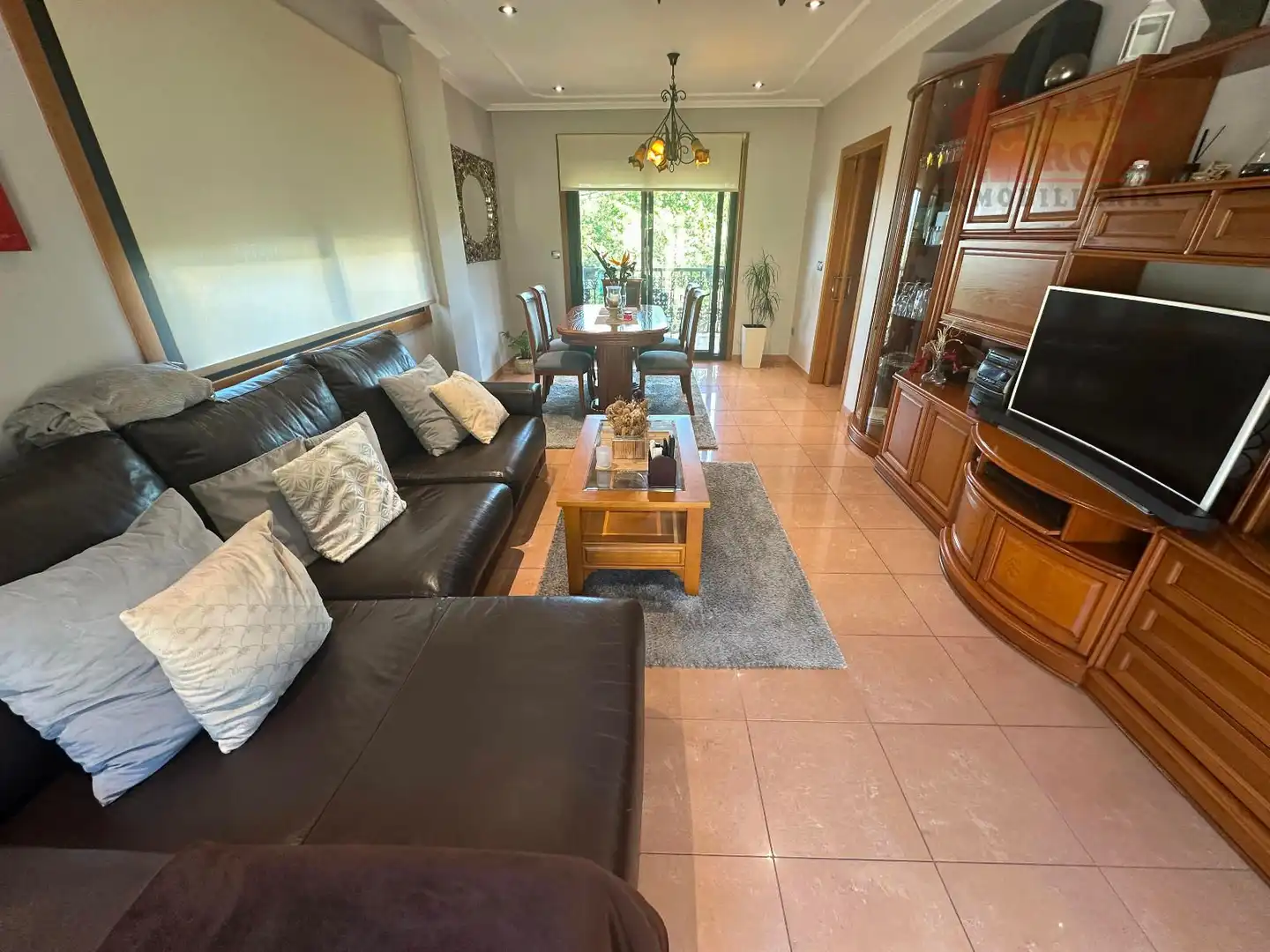 Sala d'estar de Casa o xalet en venda en Cangas  amb Calefacció, Terrassa i Traster