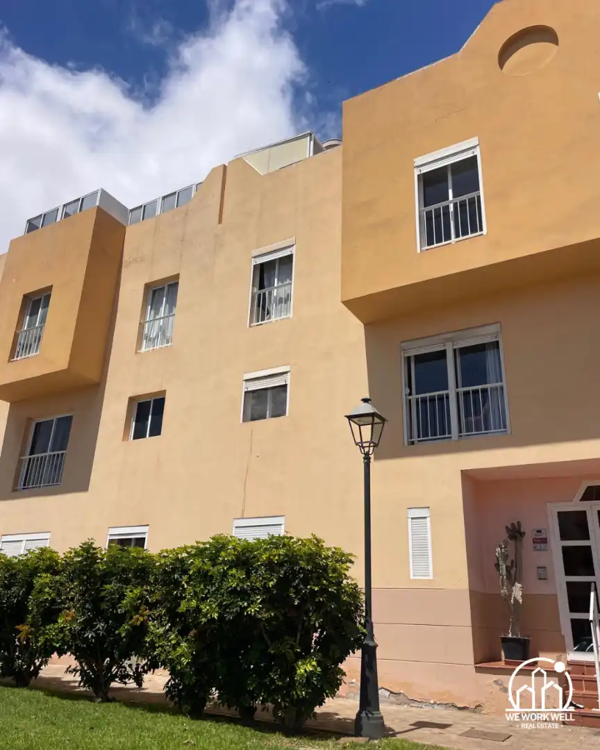 Vista exterior de Casa adosada en venda en Puerto del Rosario amb Jardí privat, Parquet i Terrassa