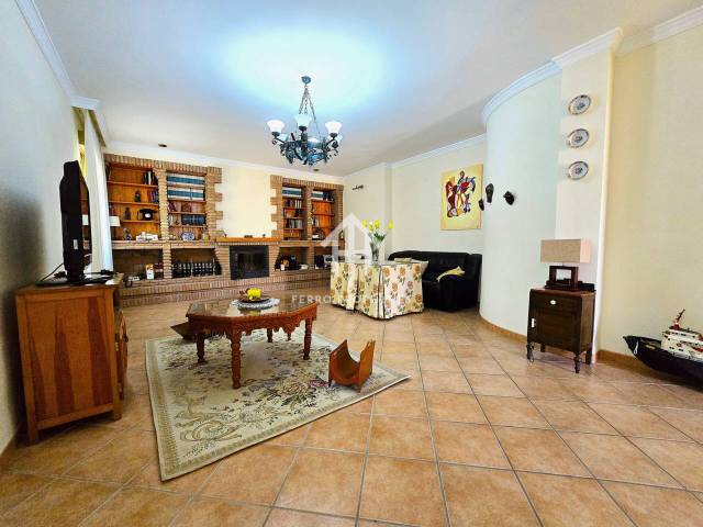 Casa adosada en Venta en Ruiz Fernandez en Salar