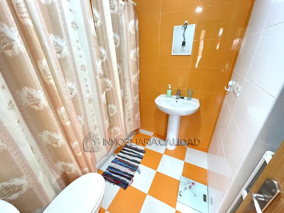 Bathroom of Flat for rent in Burgos  with Heating and Furnished