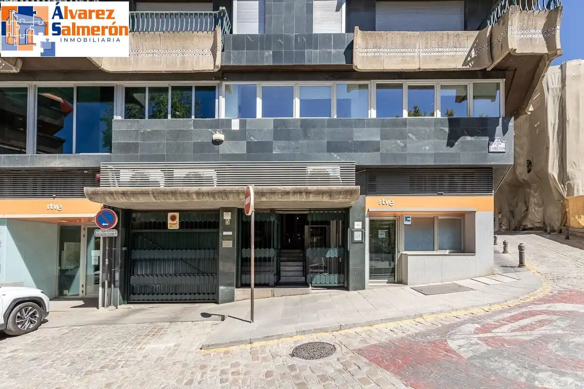 Local comercial en venda a Plaza de Carretas, imagen 26