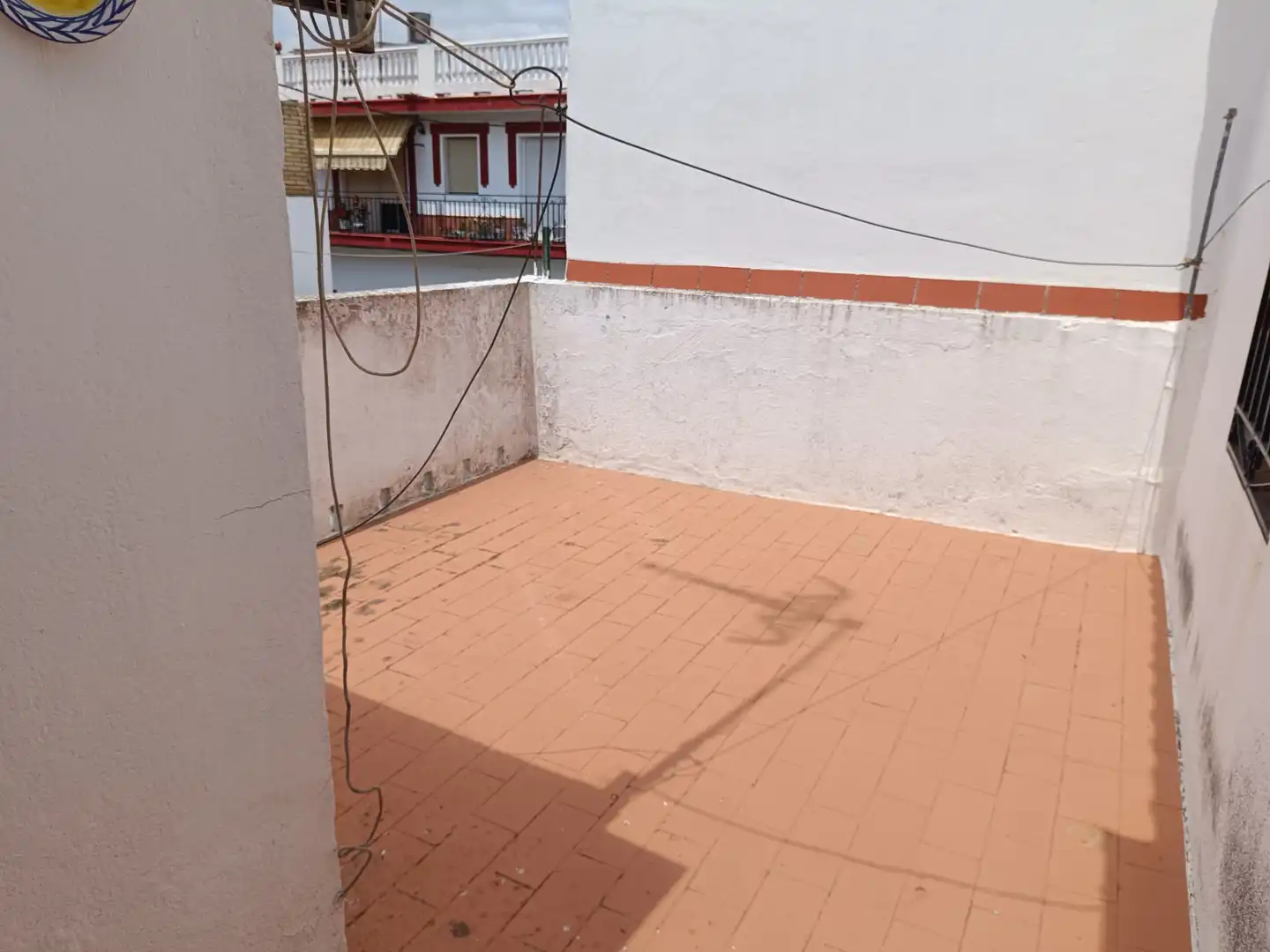Terrassa de Casa o xalet en venda en Brenes amb Traster, Moblat i Balcó