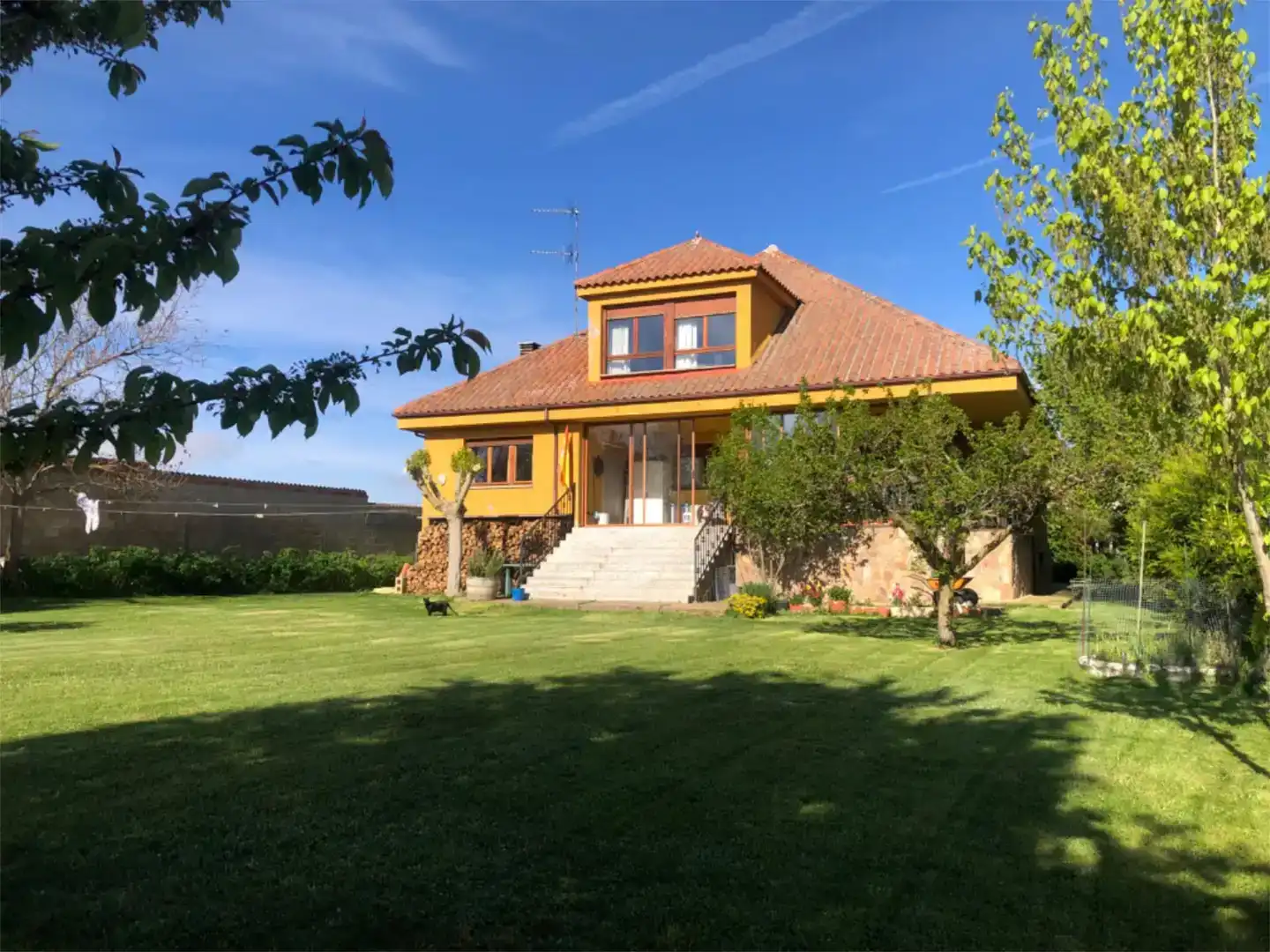 Jardí de Casa o xalet en venda en Villaturiel