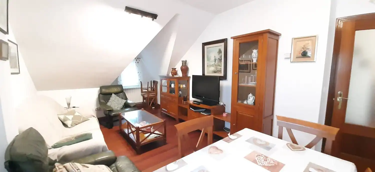 Wohnzimmer von Maisonette zum Verkauf in Bárcena de Cicero mit Heizung, Terrasse und Abstellraum