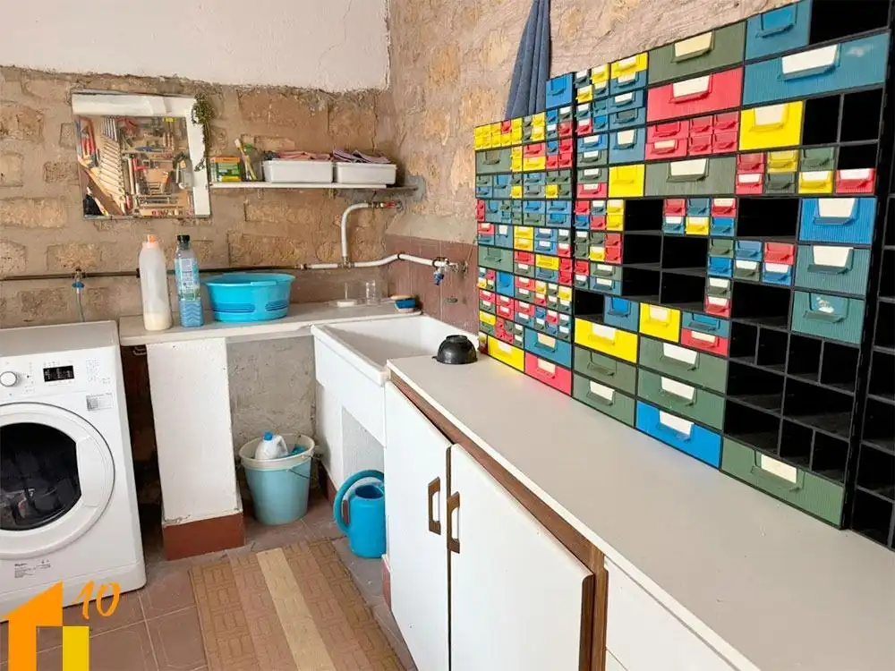 Kitchen of Houses for sale in Villaldemiro  with Heating, Storage room and Furnished