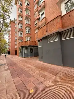 Local comercial de lloguer a Pintor Aurelio Verá-Fajardo Kalea 2