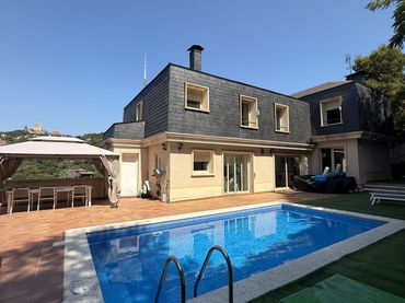 Casa amb piscina en venda a CASAFRANCA