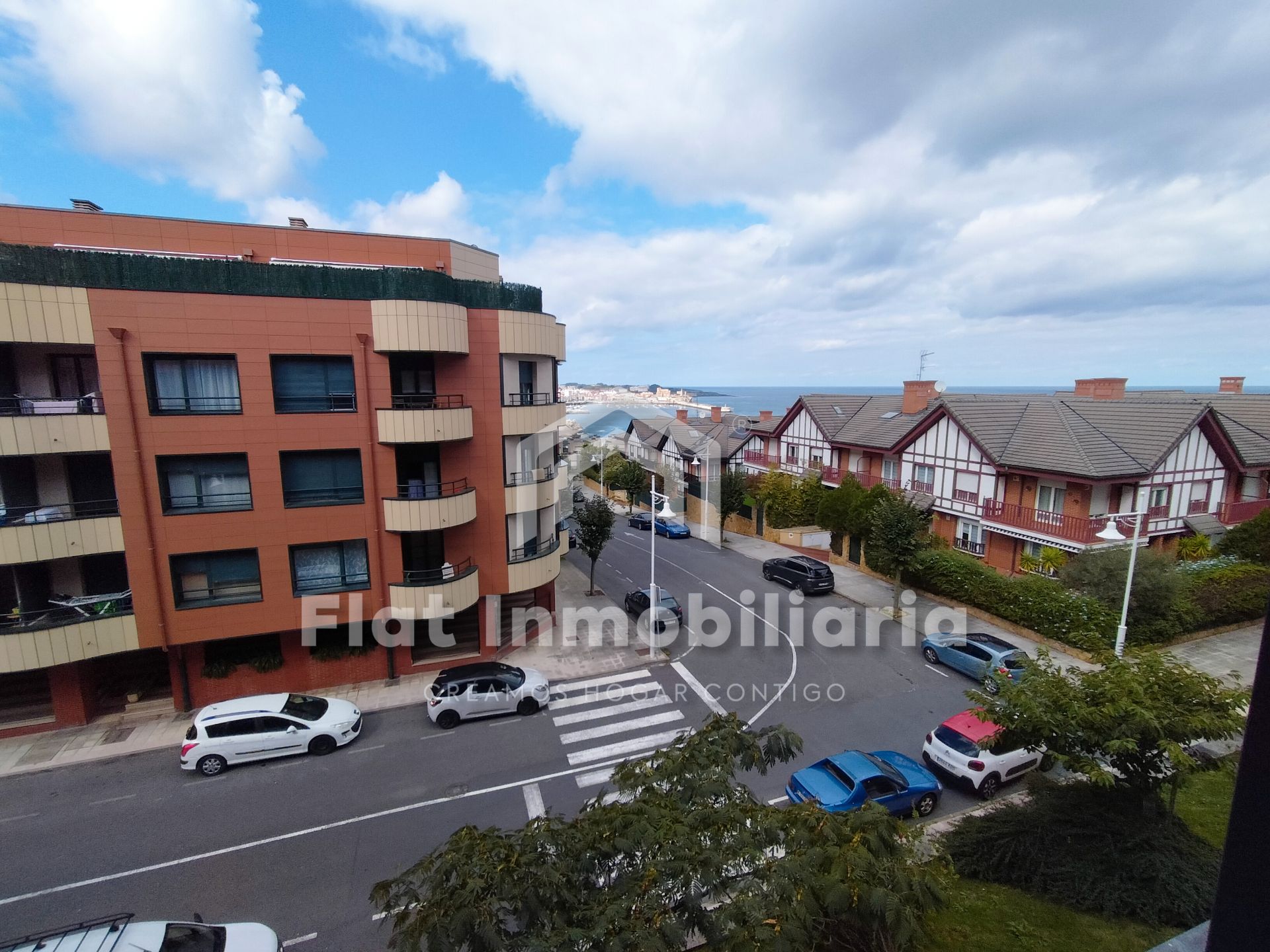 Vista exterior de Pis de lloguer en Castro-Urdiales amb Calefacció, Terrassa i Traster