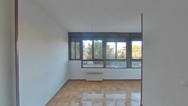 Piso en Venta en Calle de Javier de Miguel, 23 en Palomeras Bajas