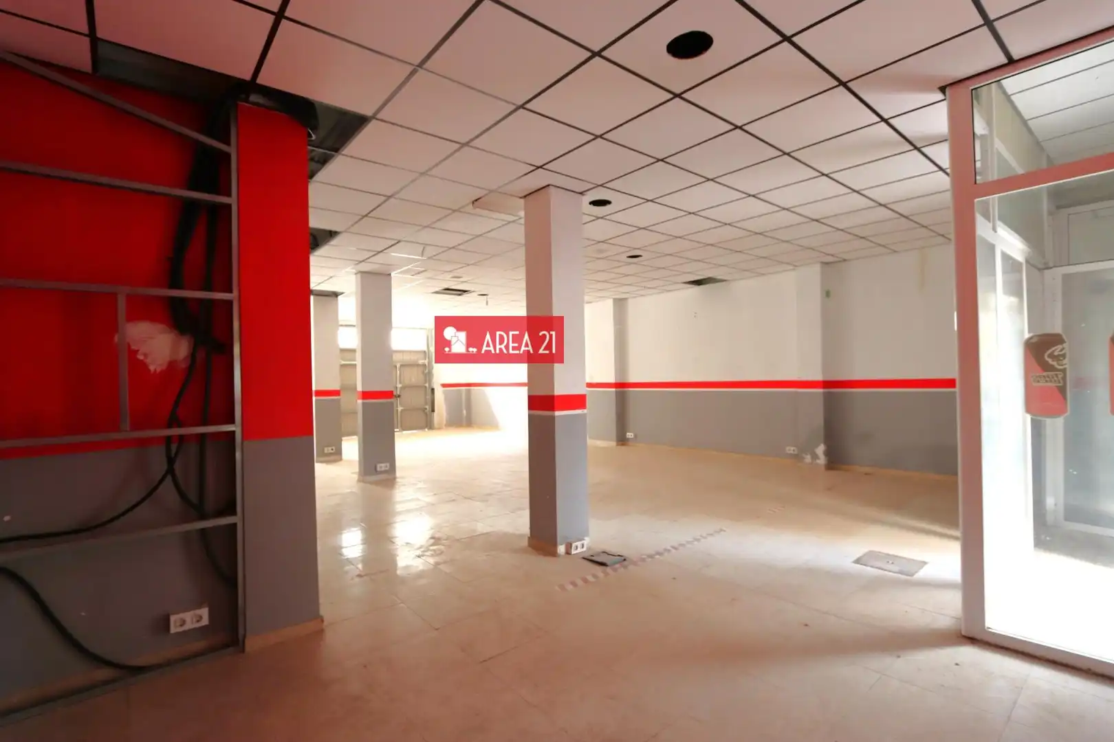 Local comercial de lloguer a Núcleo Urbano, imagen 4