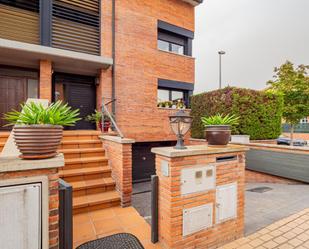 Exterior view of Single-family semi-detached for sale in Vic  with Terrace