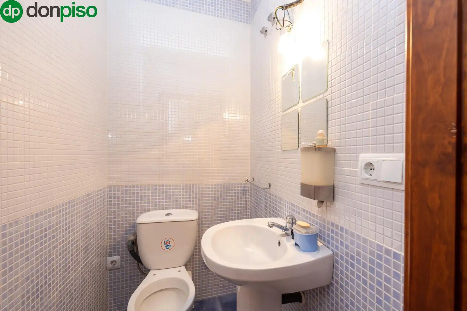 Bathroom of Houses for sale in Granada  with Air Conditioner, Heating and Terrace