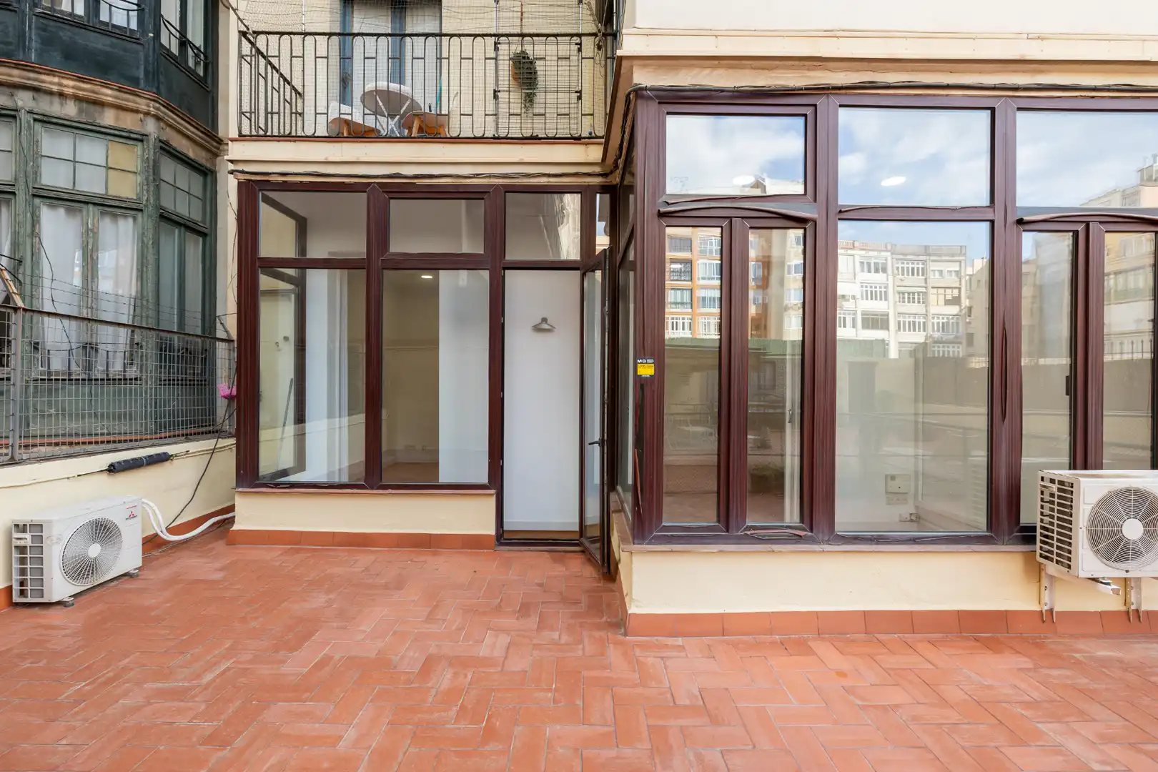 Terrasse von Wohnung zum Verkauf in Barcelona mit Klimaanlage, Heizung und Parkett