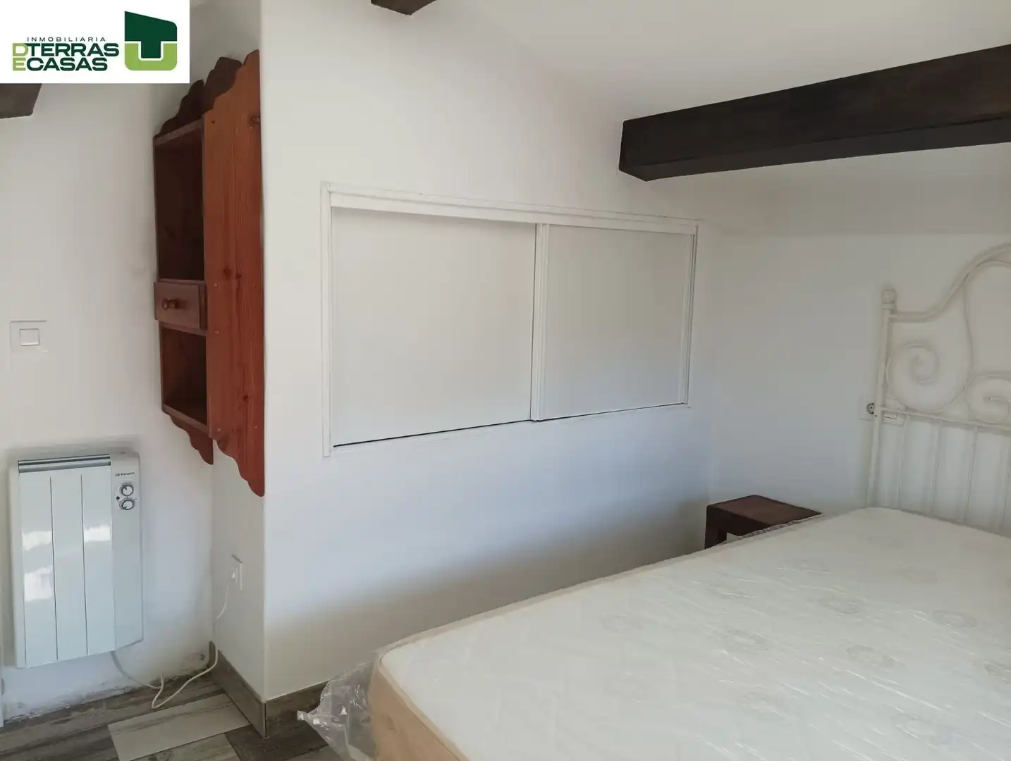Habitación de Ático de alquiler en Pontevedra Capital  con Calefacción, Terraza y Amueblado
