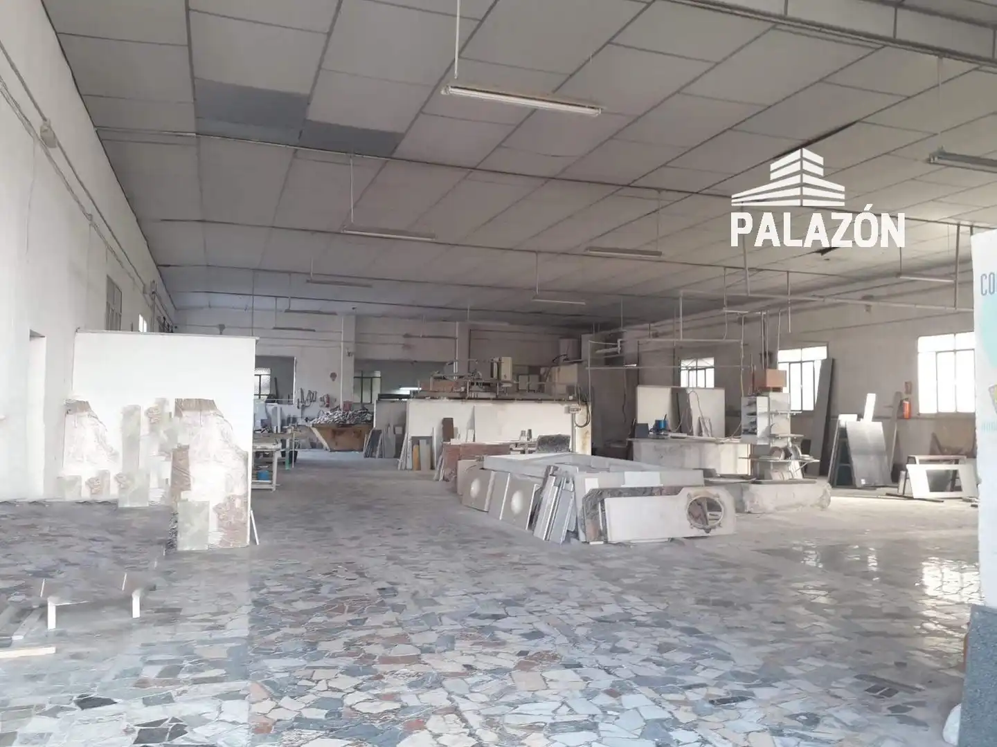 Nau industrial en venda a Crevillent