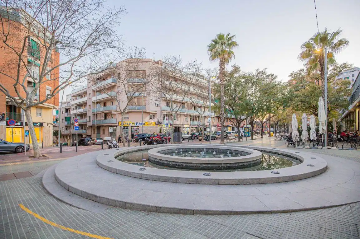 Exterior view of Flat for sale in Esplugues de Llobregat  with Air Conditioner and Storage room