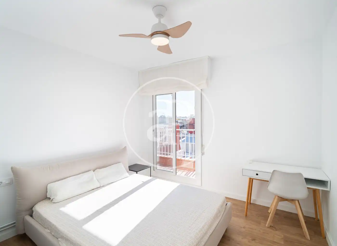 Schlafzimmer von Dachboden zum Verkauf in L'Hospitalet de Llobregat mit Klimaanlage, Heizung und Terrasse