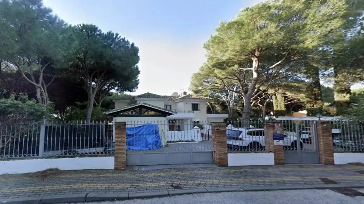 Adossat amb jardí en venda a Calle Calle Enebro