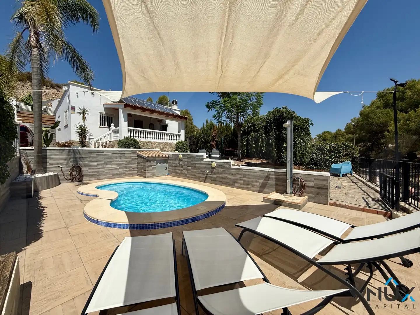 Swimming pool of Houses for sale in Pedralba  with Air Conditioner, Heating and Private garden