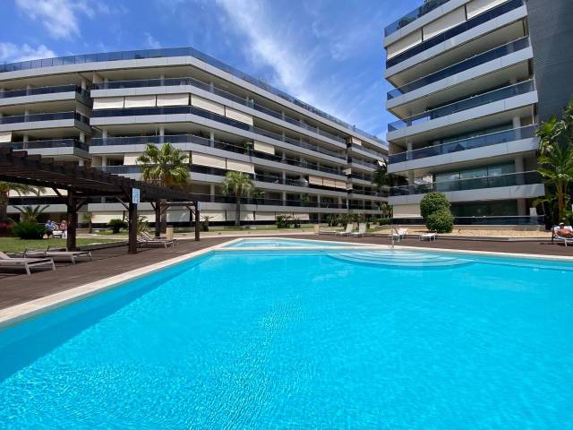 Piso en Alquiler en . 8 De Agosto en Marina Botafoc - Platja de Talamanca