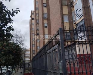 Exterior view of Flat for sale in  Sevilla Capital  with Heating