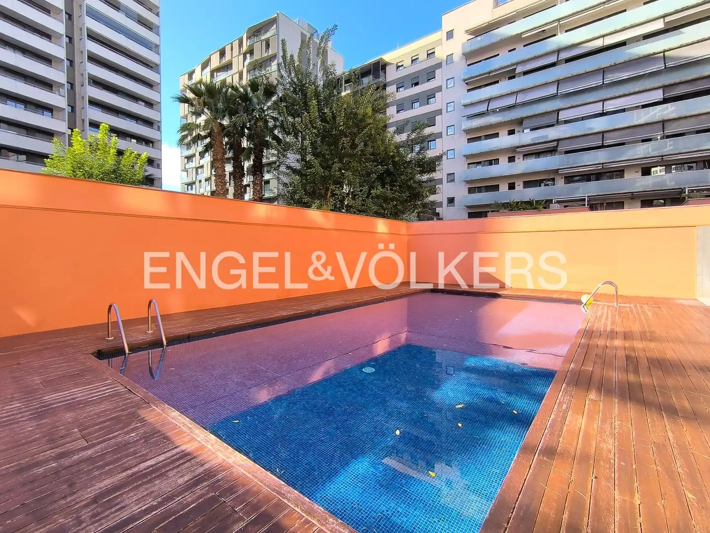 Piscina de Piso de alquiler en Barcelona con Aire acondicionado, Calefacción y Terraza