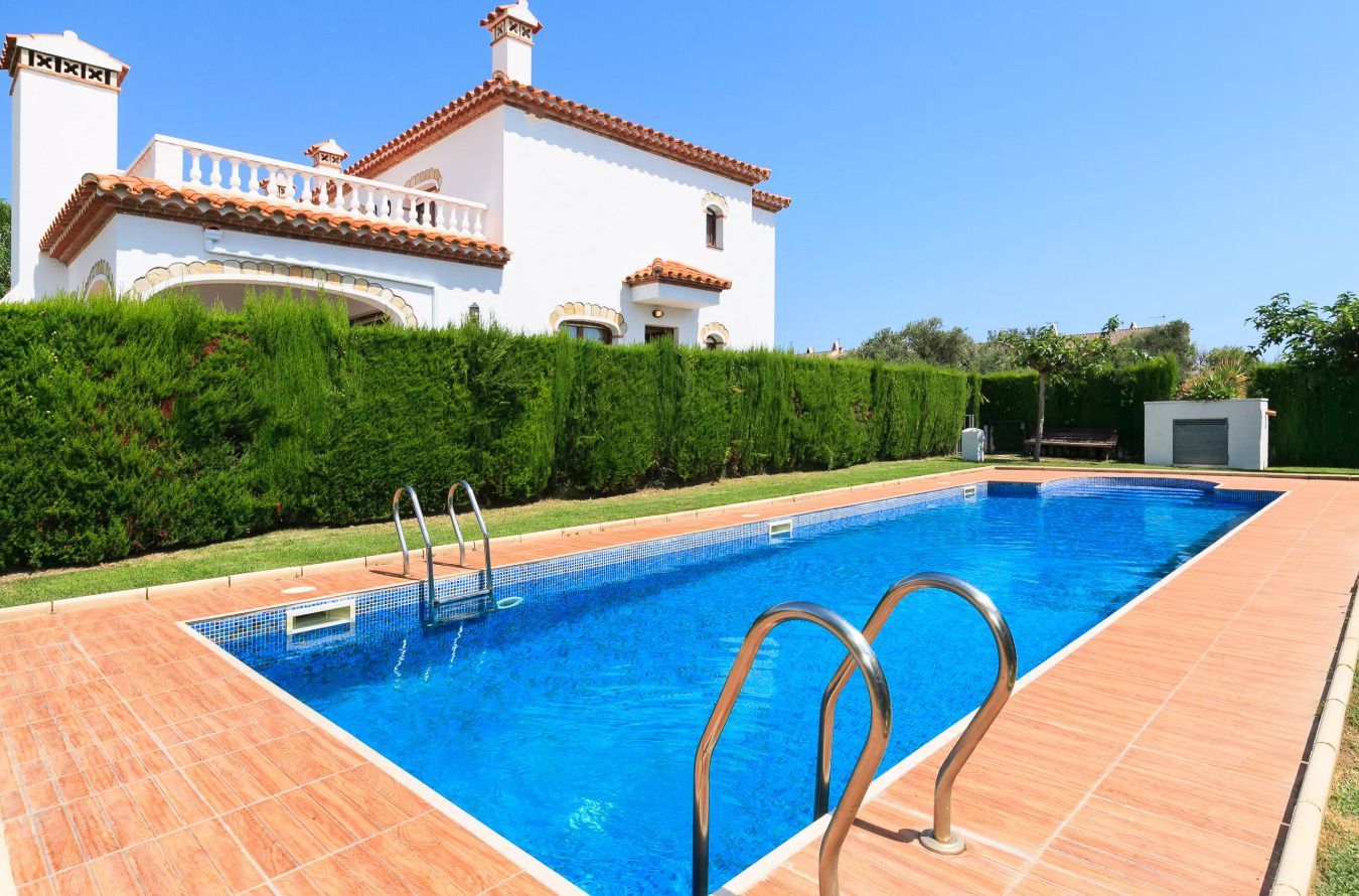 Piscina de Casa adosada de lloguer en Mont-roig del Camp amb Aire condicionat, Calefacció i Terrassa