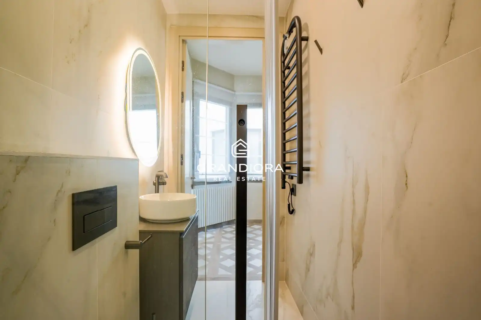 Bany de Apartament de lloguer en Badalona amb Aire condicionat, Calefacció i Moblat