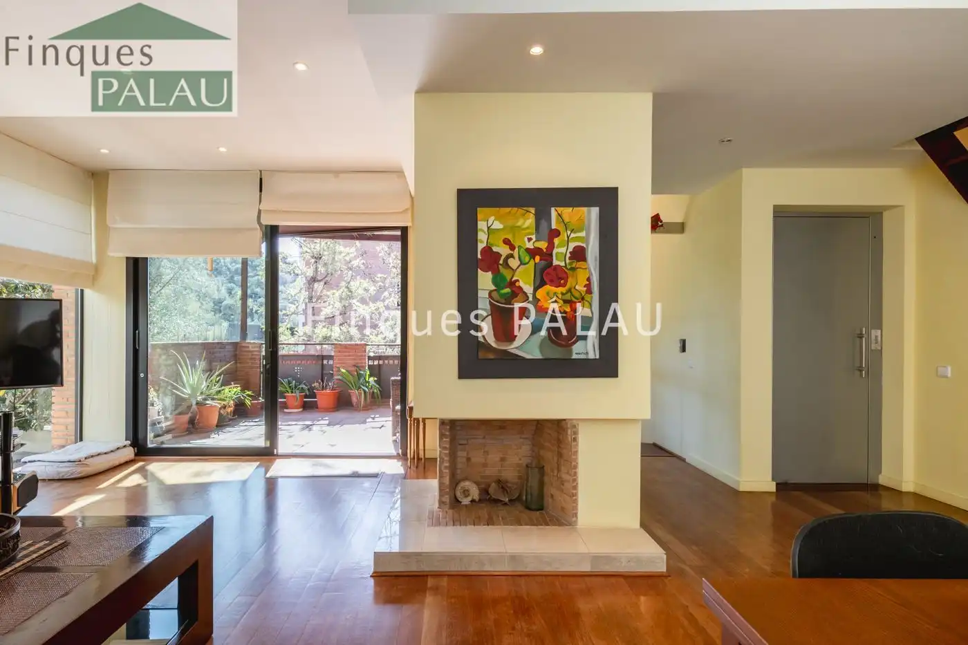 Sala d'estar de Casa o xalet en venda en Sant Just Desvern amb Aire condicionat, Calefacció i Jardí privat