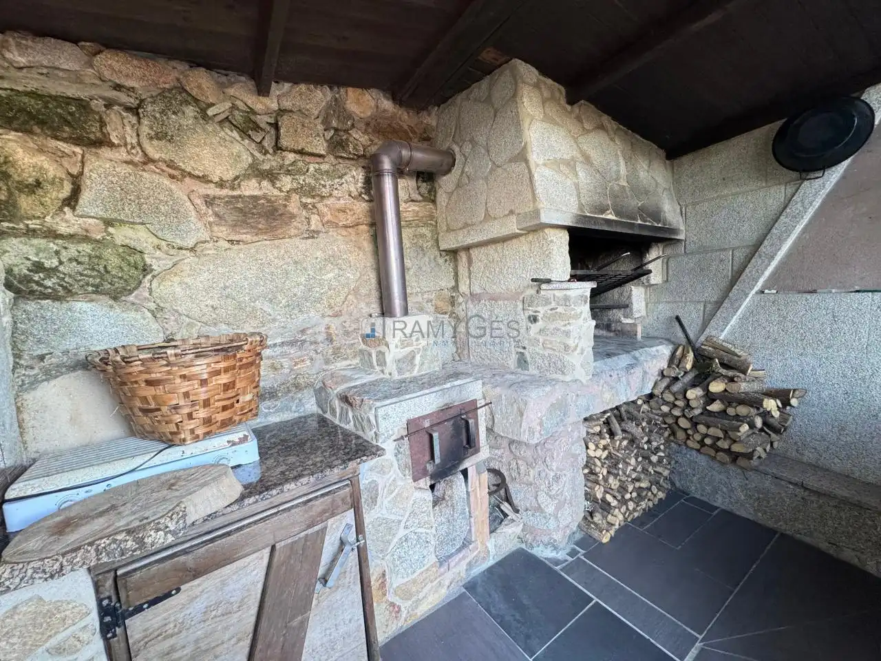 Casa o xalet en venda en Redondela amb Calefacció, Jardí privat i Terrassa