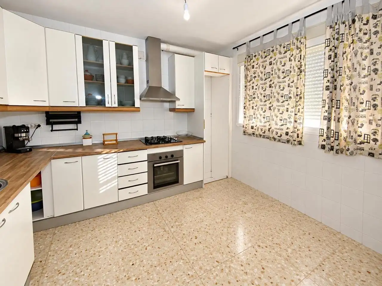 Cuina de Casa o xalet en venda en San Pedro de Mérida amb Aire condicionat i Terrassa