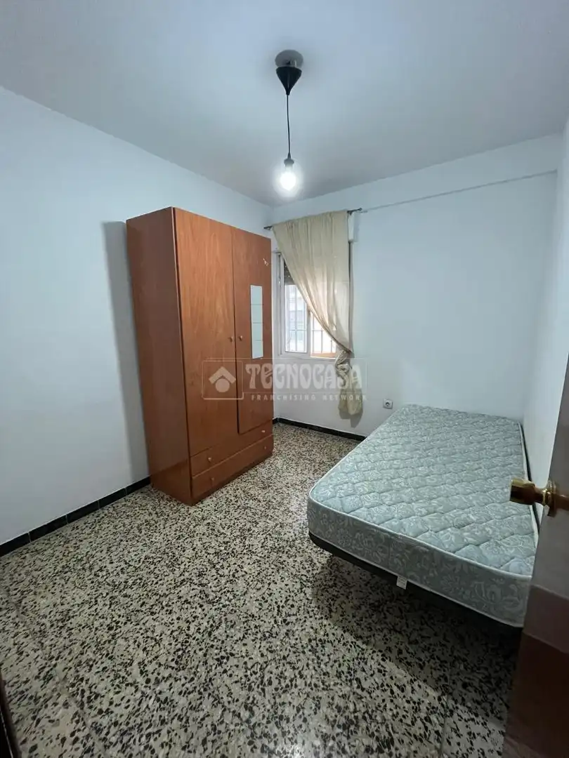 Bedroom of Flat for sale in Sevilla