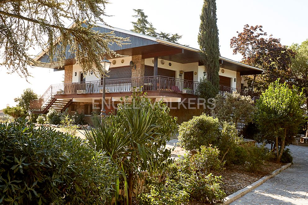 Exterior view of House or chalet for sale in Galapagar  with Air Conditioner, Heating and Private garden