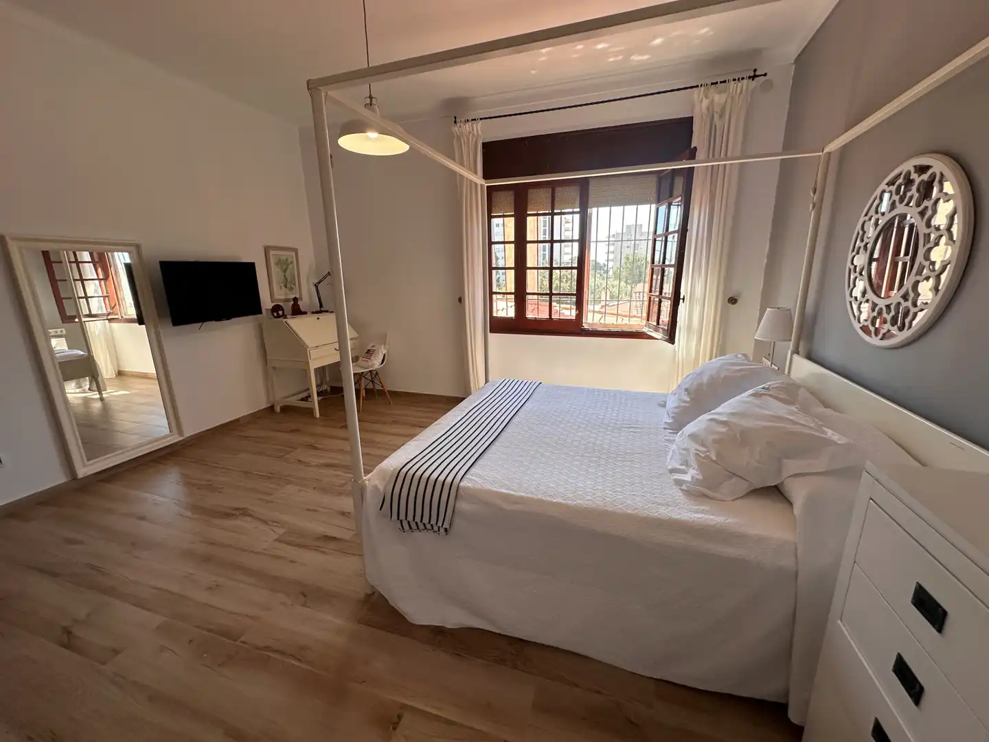 Schlafzimmer von Haus oder Chalet zum Verkauf in Mont-roig del Camp mit Klimaanlage, Heizung und Privatgarten