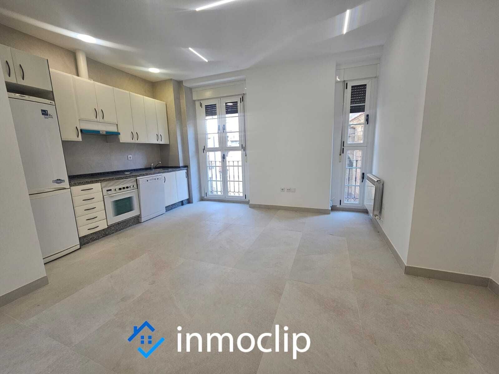 Exterior view of Flat for sale in Salamanca Capital  with Heating