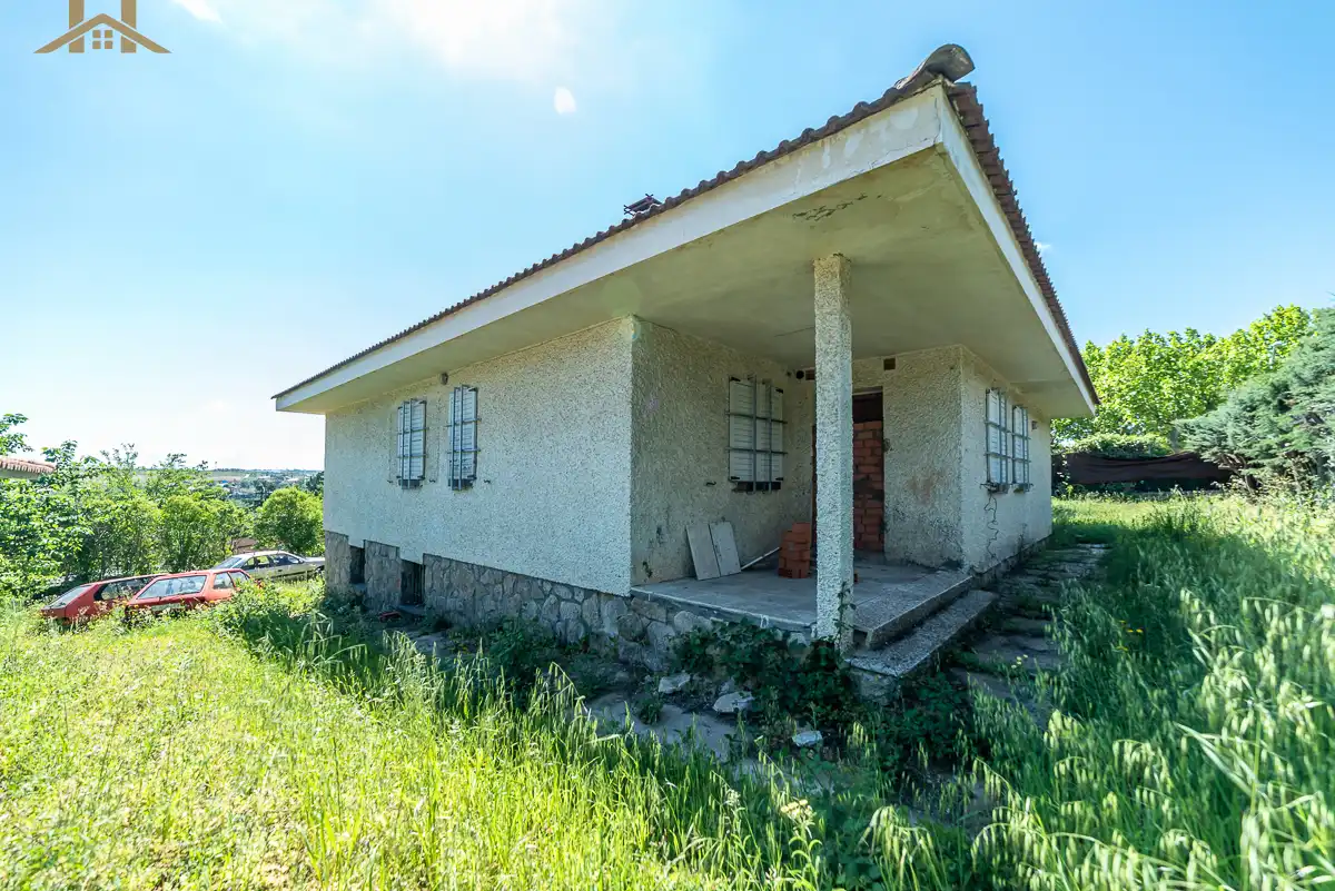 Vista exterior de Casa o chalet en venta en Villanueva del Pardillo con Jardín privado y Piscina
