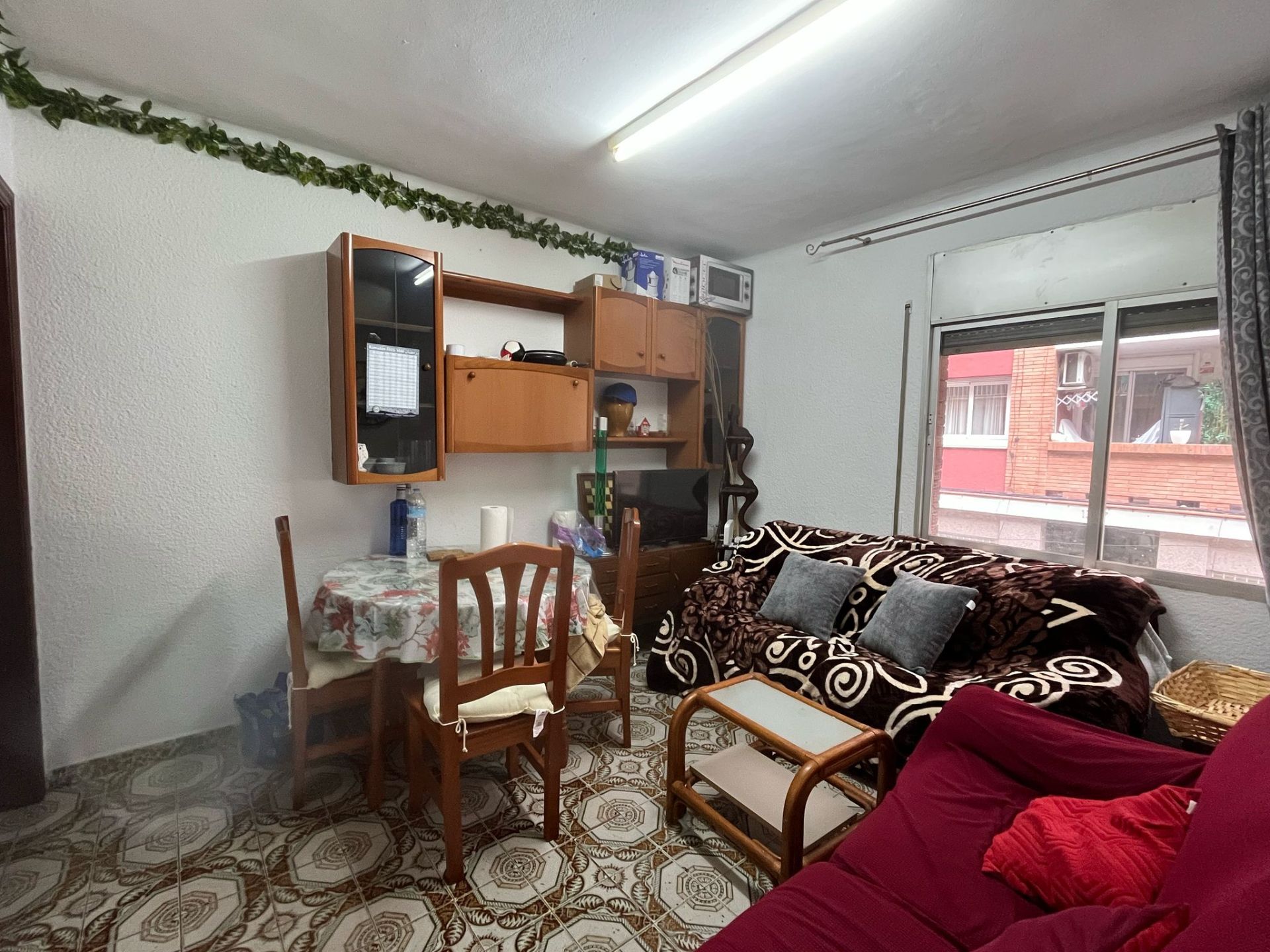 Living room of Flat for sale in Badalona  with Terrace and Furnished