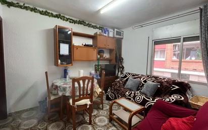 Living room of Flat for sale in Badalona  with Terrace and Furnished