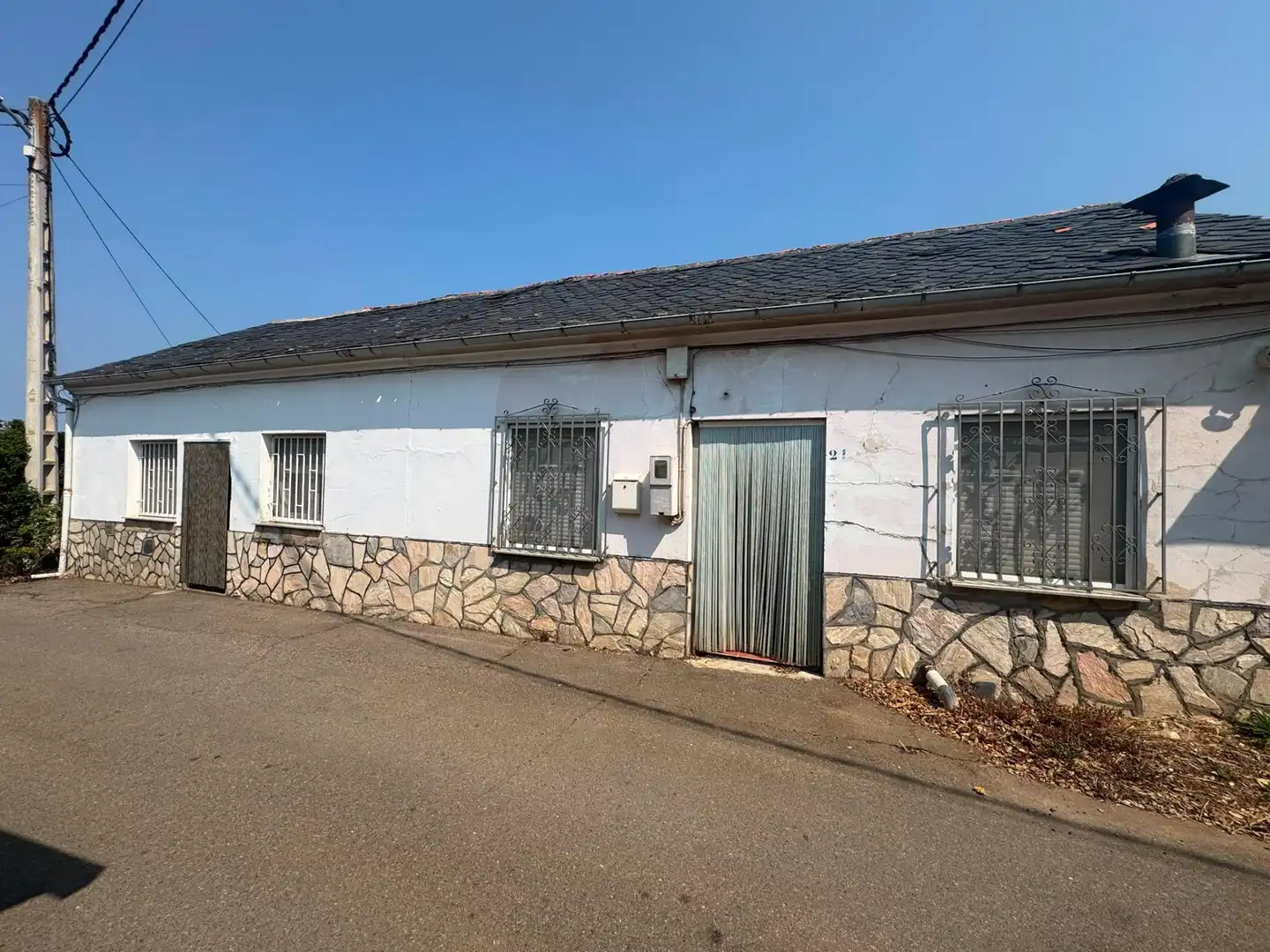 Vista exterior de Finca rústica en venda en Cabañas Raras amb Calefacció, Jardí privat i Moblat