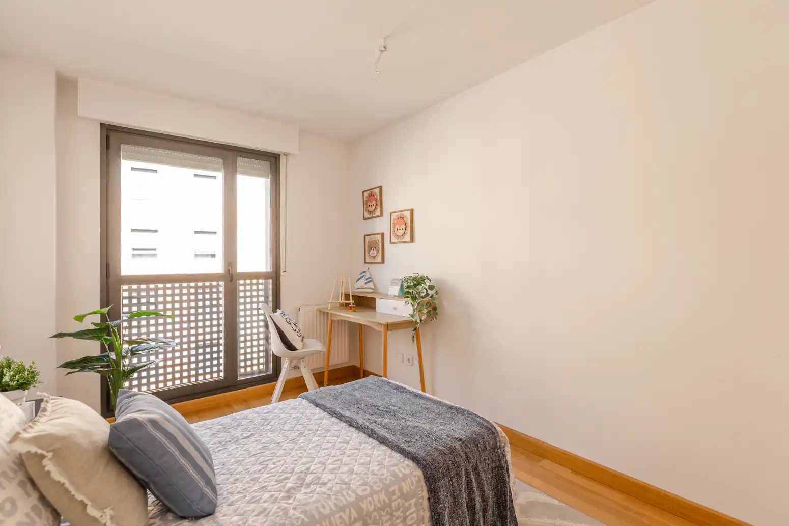 Habitación de Piso en venta en  Pamplona / Iruña con Calefacción, Jardín privado y Parquet
